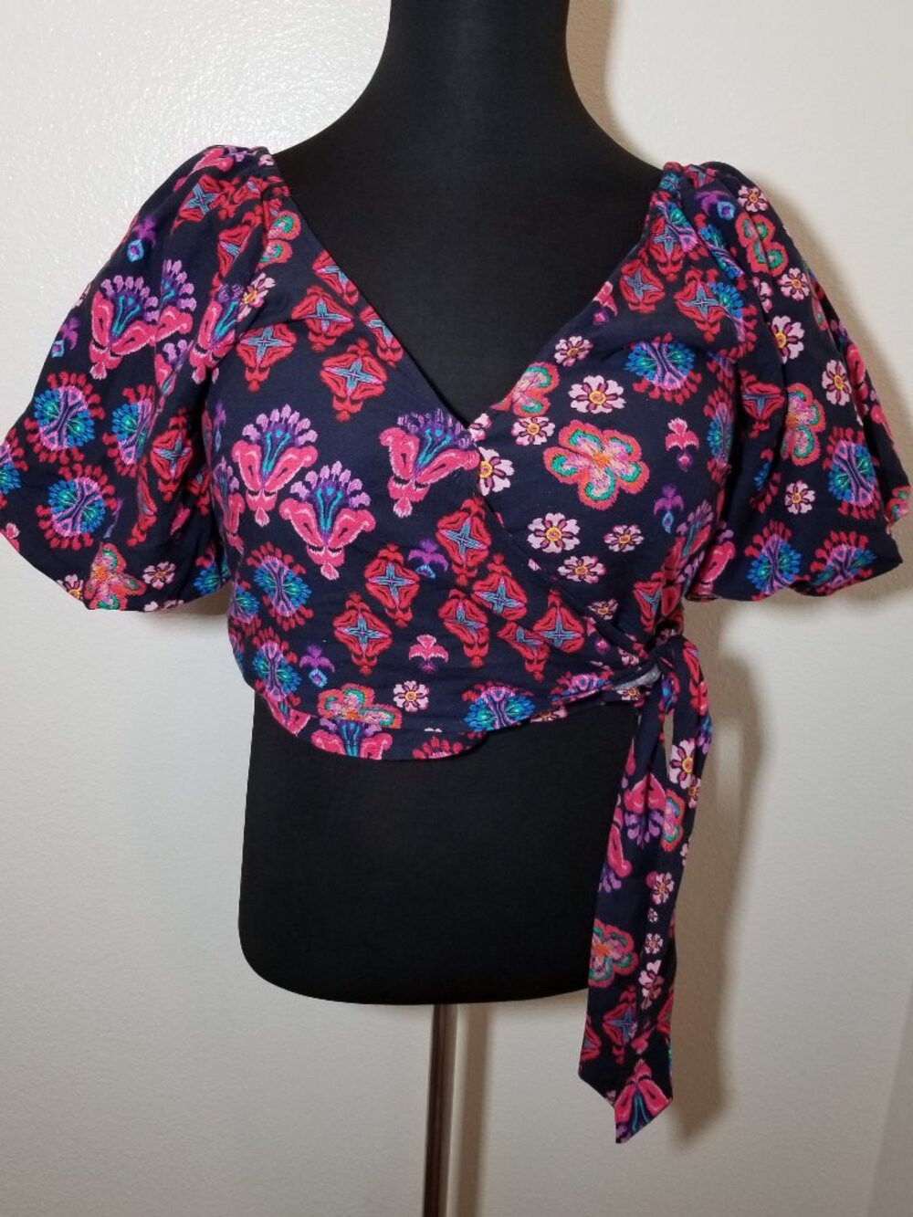 Venus Womens XL Black Puff Short Sleeve Wrap Crop Top Boho Hippie Cottage NWOT